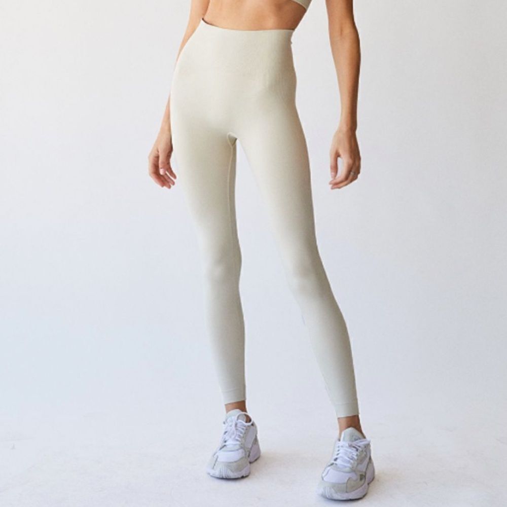 SET Active Sculptflex Leggings in oat milk